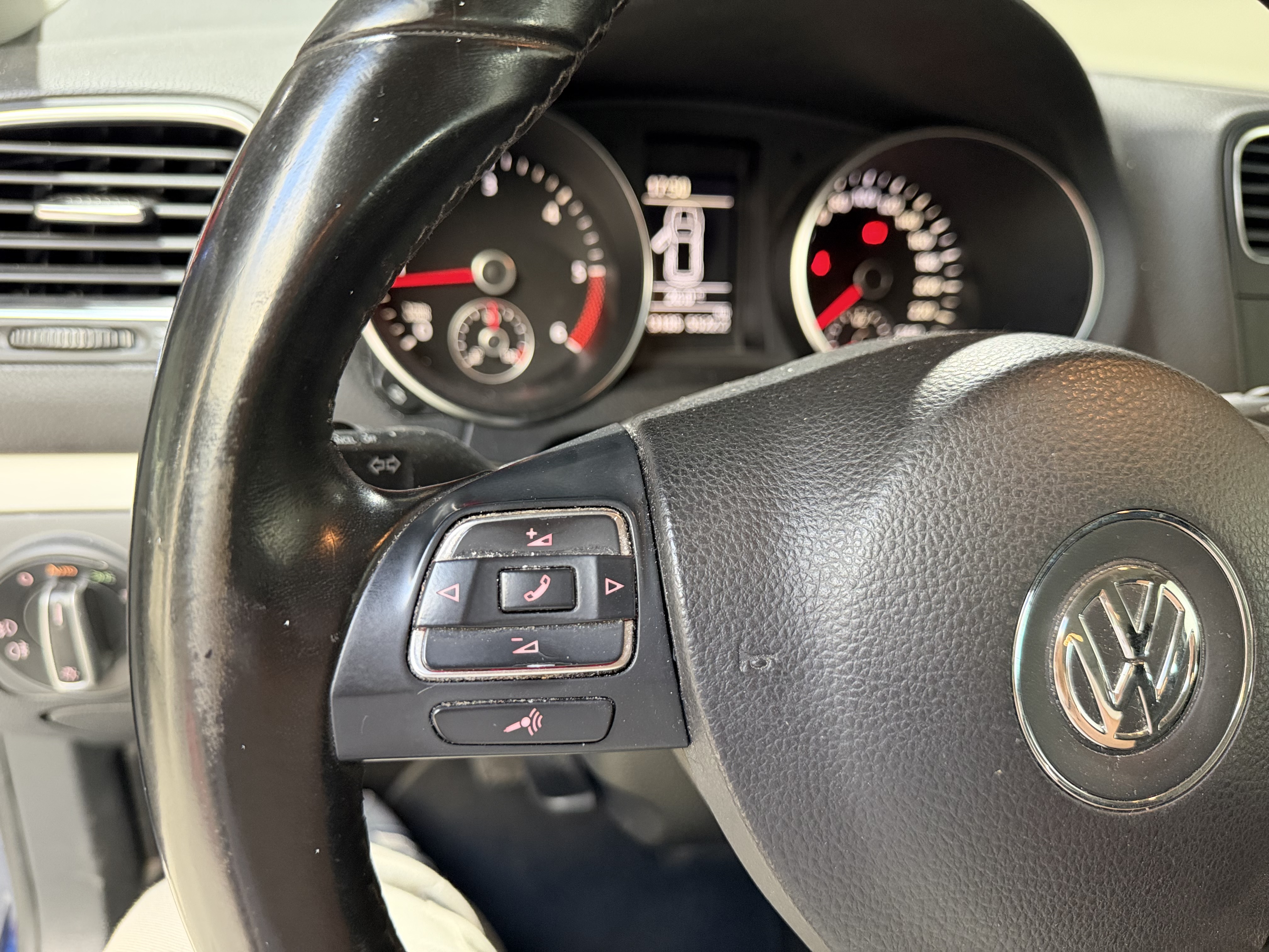 Volkswagen Golf - imagen