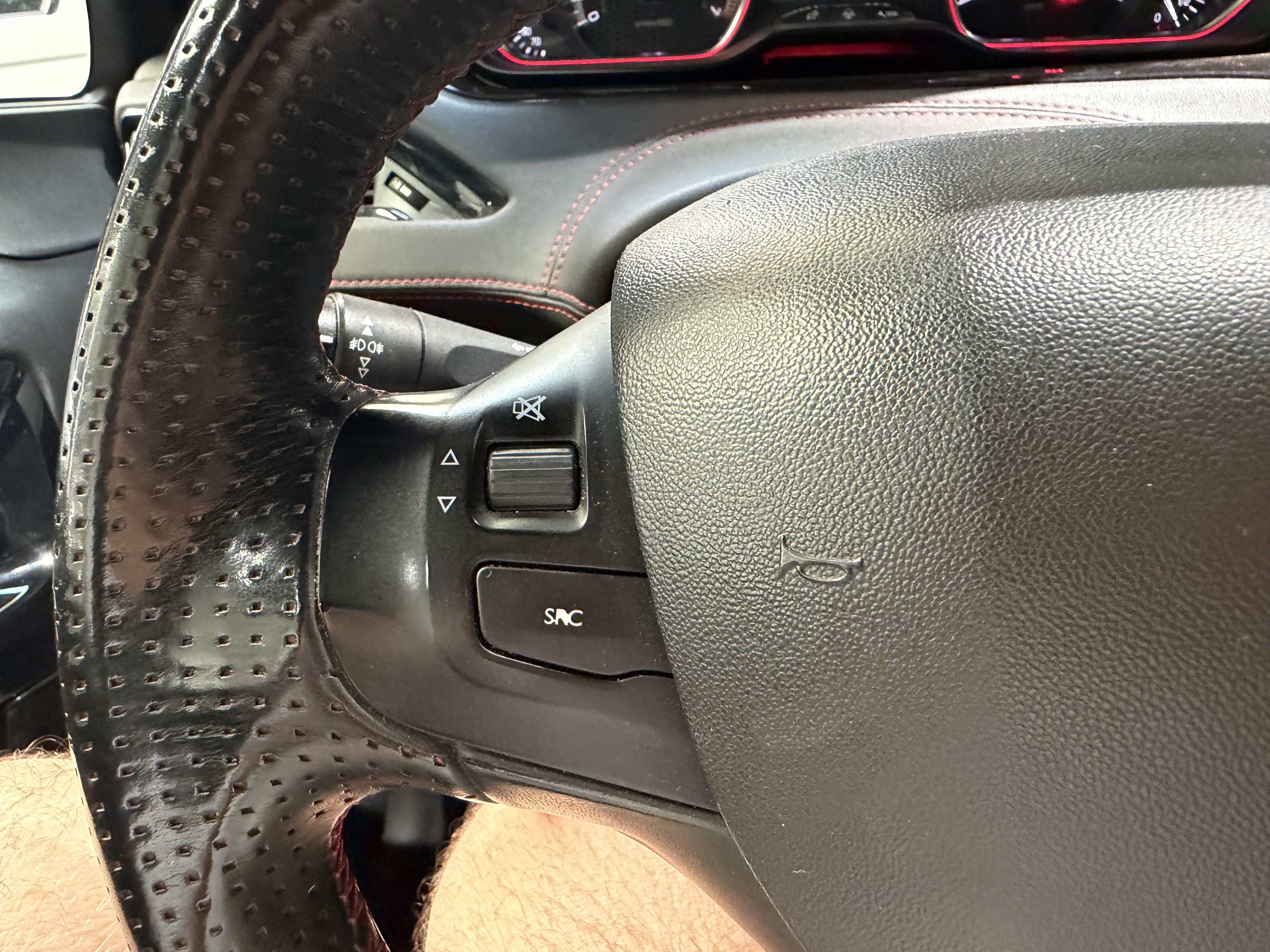 Peugeot 208 - imagen